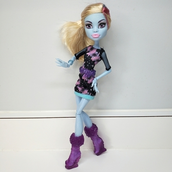 Monster High Coffin Bean Abbey Bominable Doll - Picture 1 of 4